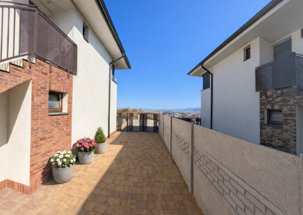 REZERVOVANÉ - PRENÁJOM | Prémiový 3-izbový byt v novostavbe pri golfe RED OAK, Lužianky