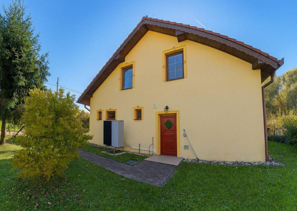 NA PREDAJ RD Pokojné bývanie s veľkým pozemkom a súkromím