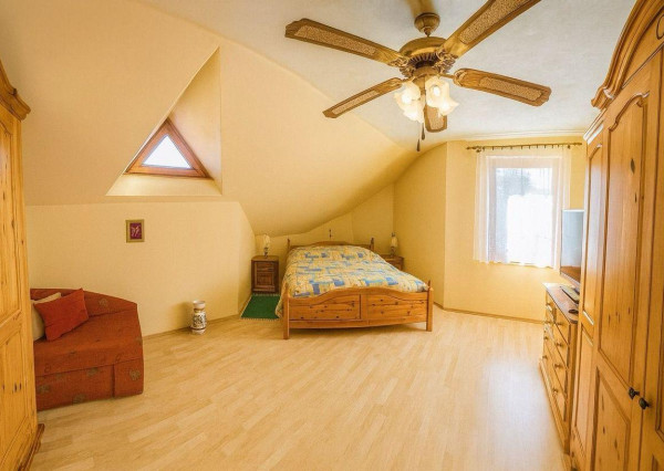 NA PREDAJ RD Pokojné bývanie s veľkým pozemkom a súkromím