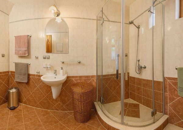 NA PREDAJ RD Pokojné bývanie s veľkým pozemkom a súkromím