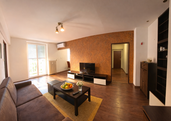 Prenájom 2,5-izbového bytu– Ďurková,NR(EXKLUZÍVNE)