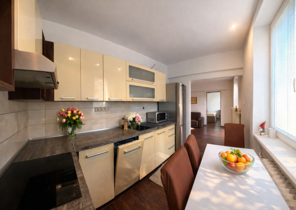 Prenájom 2,5-izbového bytu– Ďurková,NR(EXKLUZÍVNE)