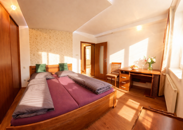 2-izbový byt s balkónom a pekným výhľadom