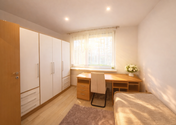 LEN U NÁS! -Prenájom 3,5-izbový byt-Nitra