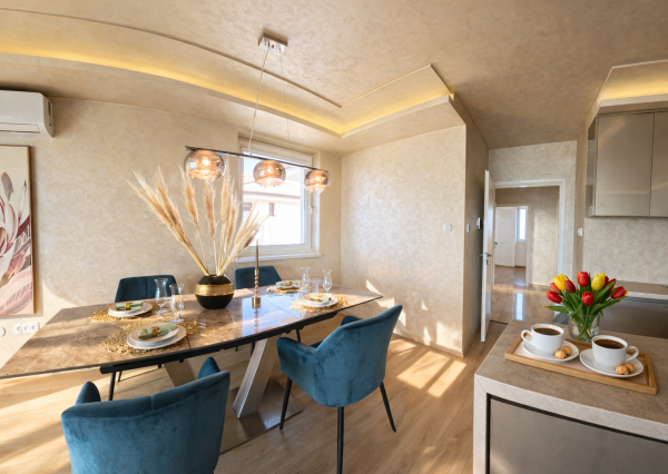 NADŠTANDARDNÝ 3-IZBOVÝ BYT S VLASTNÝM POZEMKOM PRI GOLFOVOM IHRISKU RED OAK – LUŽIANKY