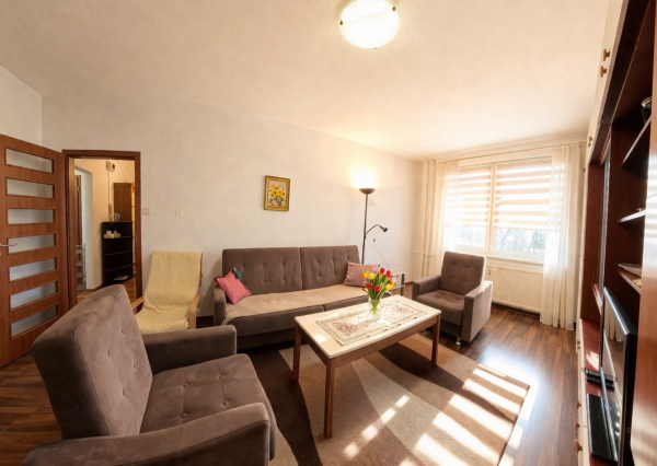 Exkluzívne iba u nás: 2-izbový byt s balkónom a klimatizáciou – Nitra, Klokočina (Baničova ulica)