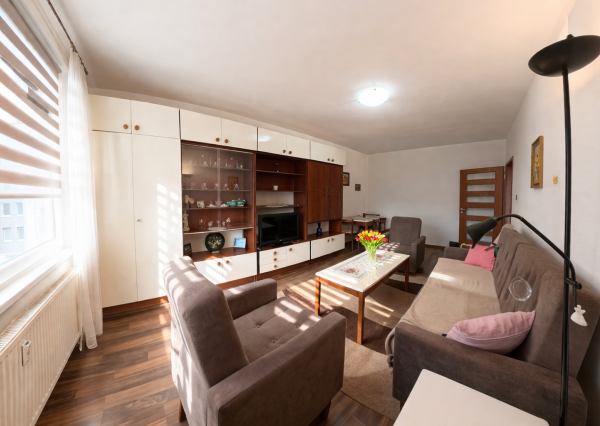 Exkluzívne iba u nás: 2-izbový byt s balkónom a klimatizáciou – Nitra, Klokočina (Baničova ulica)