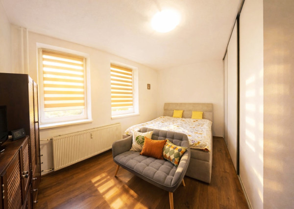 Exkluzívne iba u nás: 2-izbový byt s balkónom a klimatizáciou – Nitra, Klokočina (Baničova ulica)