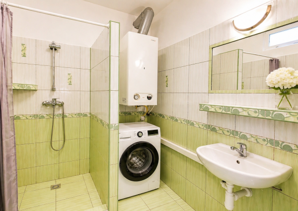 EXKLUZÍVNE – 2-izbový zariadený,bezbariérový byt s parkovaním, pivnicou a klimatizáciou