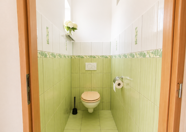 EXKLUZÍVNE – 2-izbový zariadený,bezbariérový byt s parkovaním, pivnicou a klimatizáciou