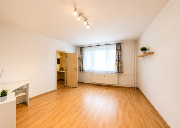 REZERVOVANÉ - Na prenájom 3 izbový byt - Nitra, Murániho