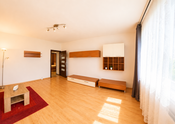 REZERVOVANÉ - Na prenájom 3 izbový byt - Nitra, Murániho