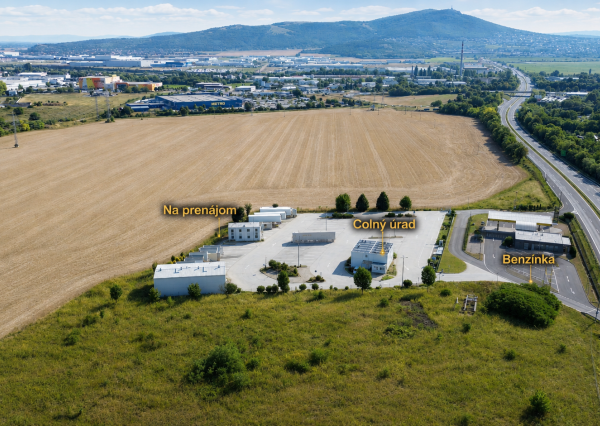 Administratívne priestory s parkovaním pre kamióny priamo pri R1