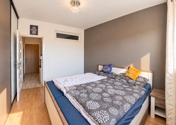 PREDAJ: Moderný 2-izbový byt s parkovacím miestom v Ivanke pri Nitre – 46 m²