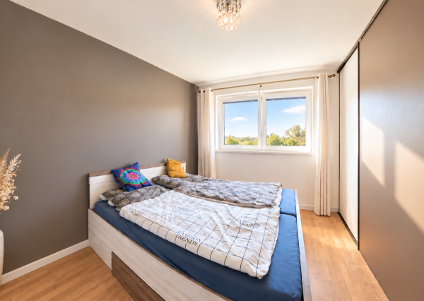 PREDAJ: Moderný 2-izbový byt s parkovacím miestom v Ivanke pri Nitre – 46 m²
