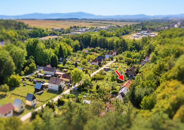 Chata s celoročným využitím a terasou | Bojná | pozemok 399 m²