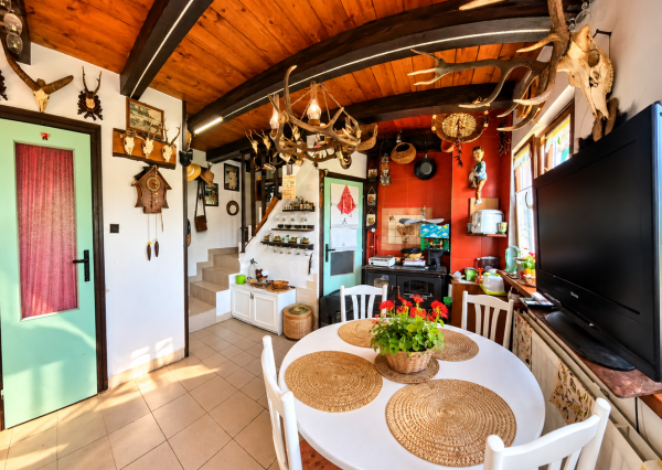 Chata s celoročným využitím a terasou | Bojná | pozemok 399 m²