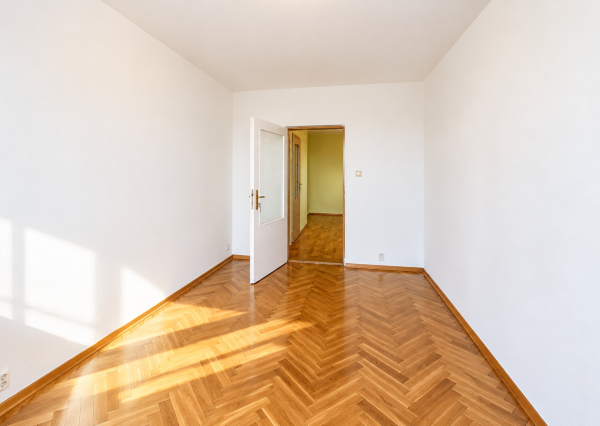 Priestranný 2-izbový byt – Nitra, Chrenová