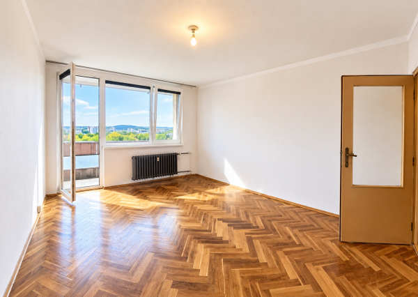 Priestranný 2-izbový byt – Nitra, Chrenová
