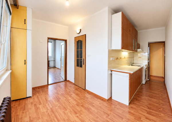 Priestranný 2-izbový byt – Nitra, Chrenová