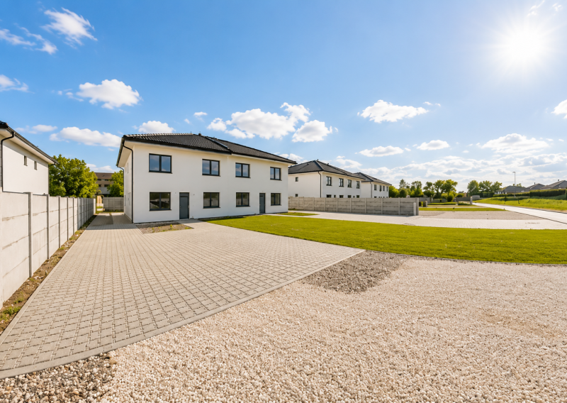 Nové 3-izbové byty s pozemkom v Lužiankach – RED OAK VILLAGE