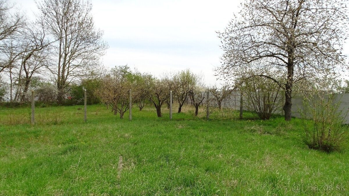 Slnečný stavebný pozemok v Poľnom Kesove. Zaujímavá cena!