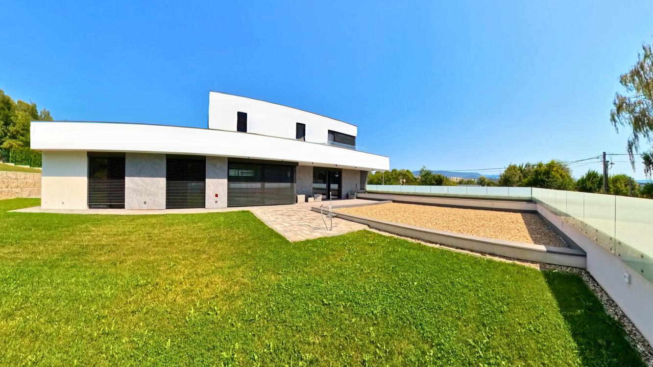  Luxusná vila na predaj – Pod Táborom, Prešov