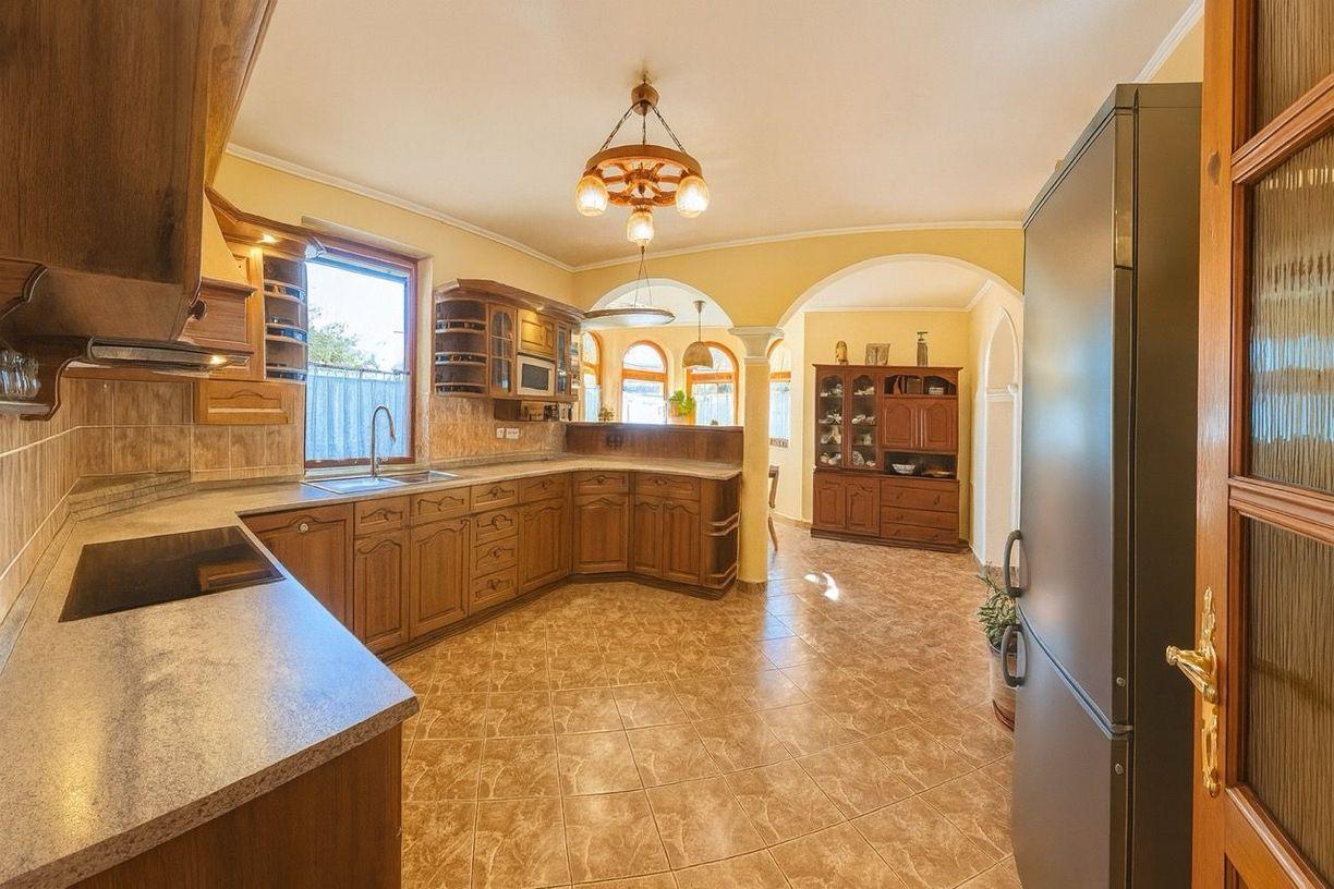 NA PREDAJ RD Pokojné bývanie s veľkým pozemkom a súkromím